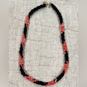 Vintage Black and Coral Onyx beaded necklace - 21 inch with gold clasp